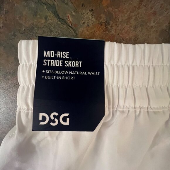 DSG Mid-Rise White Skort With‎ Built-In Shorts - Picture 3 of 9